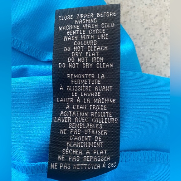 đź’™MONDETTAđź’™Zip up active sweater in blue with pattern. Size XL. Never Worn! - Picture 11 of 12